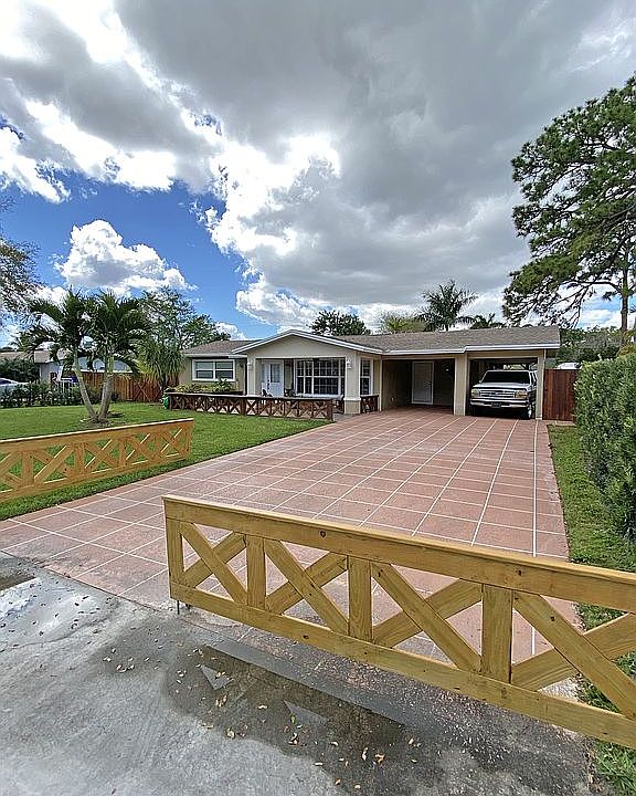 1st image of 379 Forest Estates Dr
