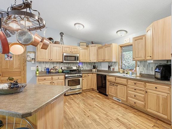 4th image of 906 131st Avenue