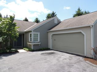 2021 Meadow Gln, Wyomissing, PA 19610