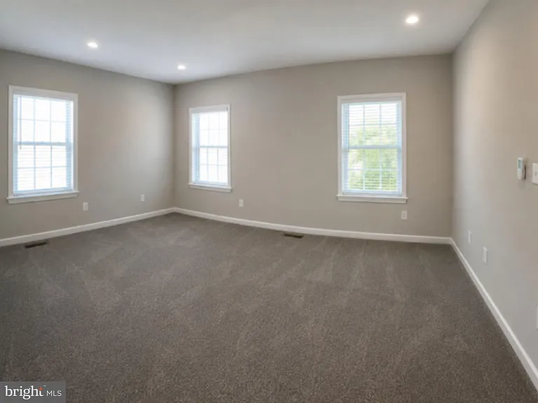 853 W Lombard St — Photo 22