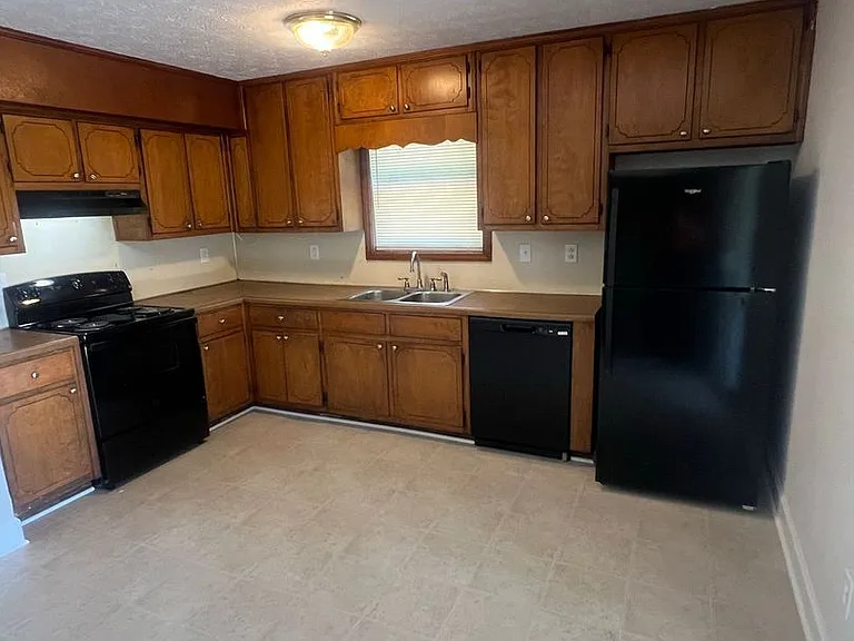 535-537 Haygood Court — Photo 6