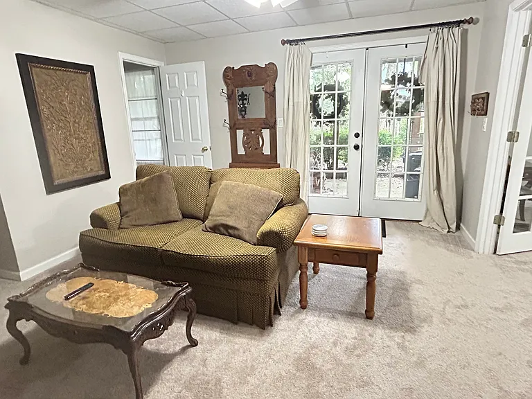 1900 Lilac Ridge Dr — Photo 2
