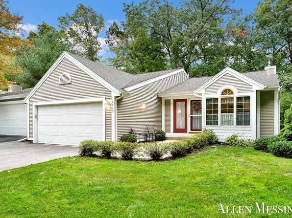 4235 Valley Side Ct NE, Grand Rapids, MI 49525