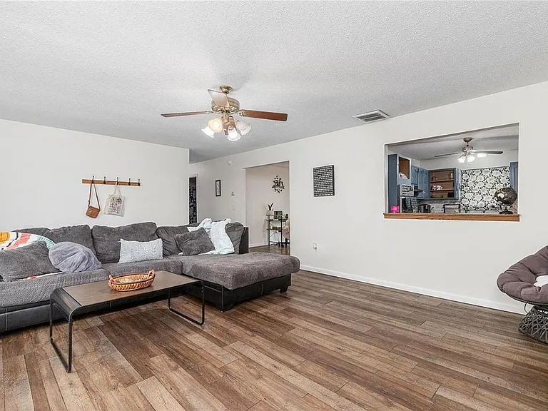 130 Jh Williamson Jr Ct — Photo 2