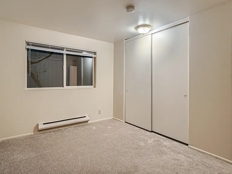Sunset View Apartments — Photo 18