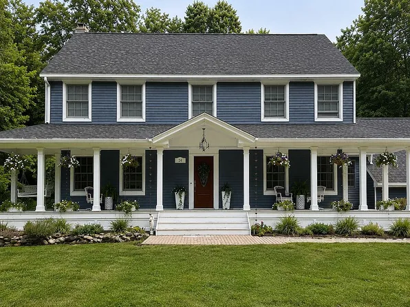 24 Robin Rd, Woodbridge, CT 06525