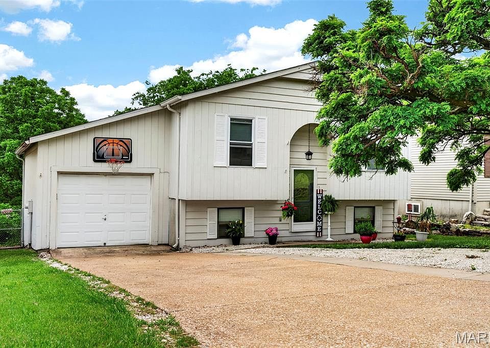 1st image of 3836 Birch Dr