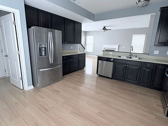 2nd image of 7876 Ashenden Dr