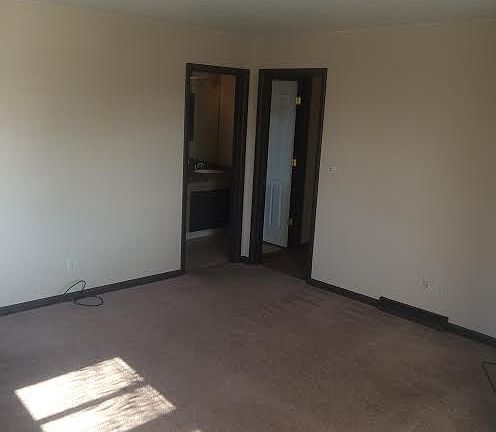 5th image of 4400 Eastridge Dr APT 13