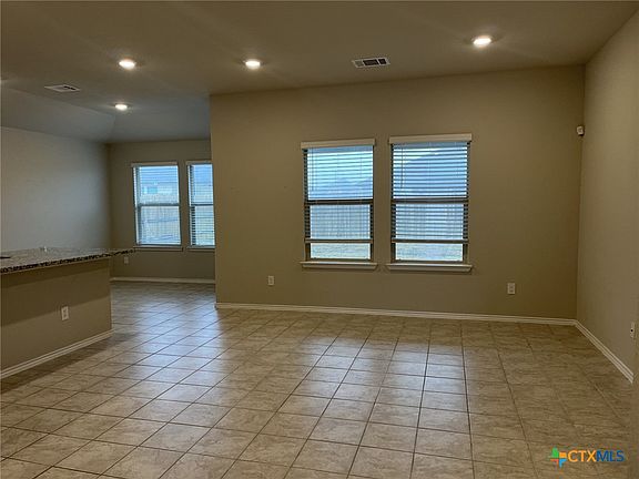 3rd image of 5108 Vivien St