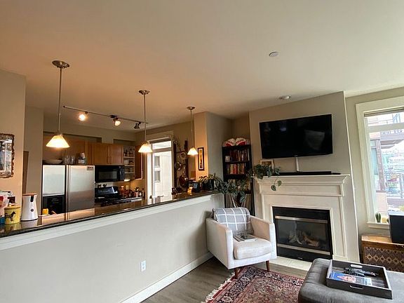 4th image of 3217 Eastlake Ave E #306-30