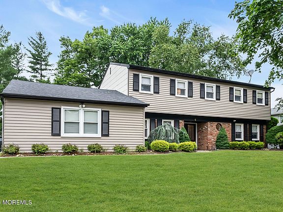 2nd image of 6 Hudson Bay Terrace