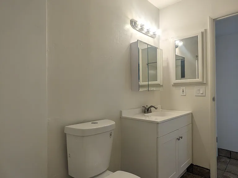 1629 E Hedrick Dr #C — Photo 22