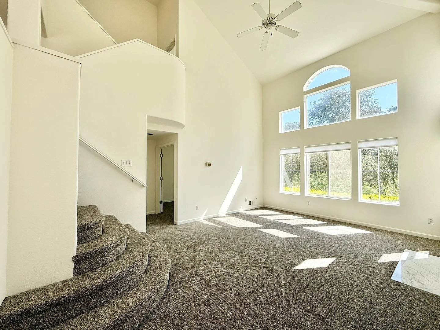 Beautifully Updated Half Moon Bay Townhome with Pool & Spa — Photo 3