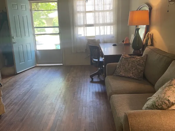 607 Oakland St, Denton, TX 76201