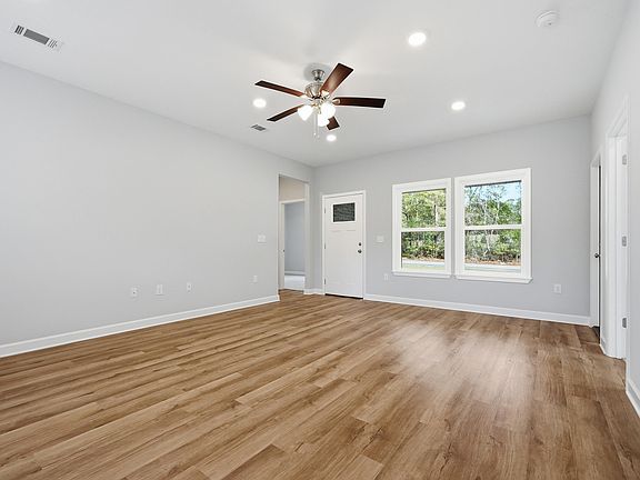 5th image of 2588 Kingston Rd