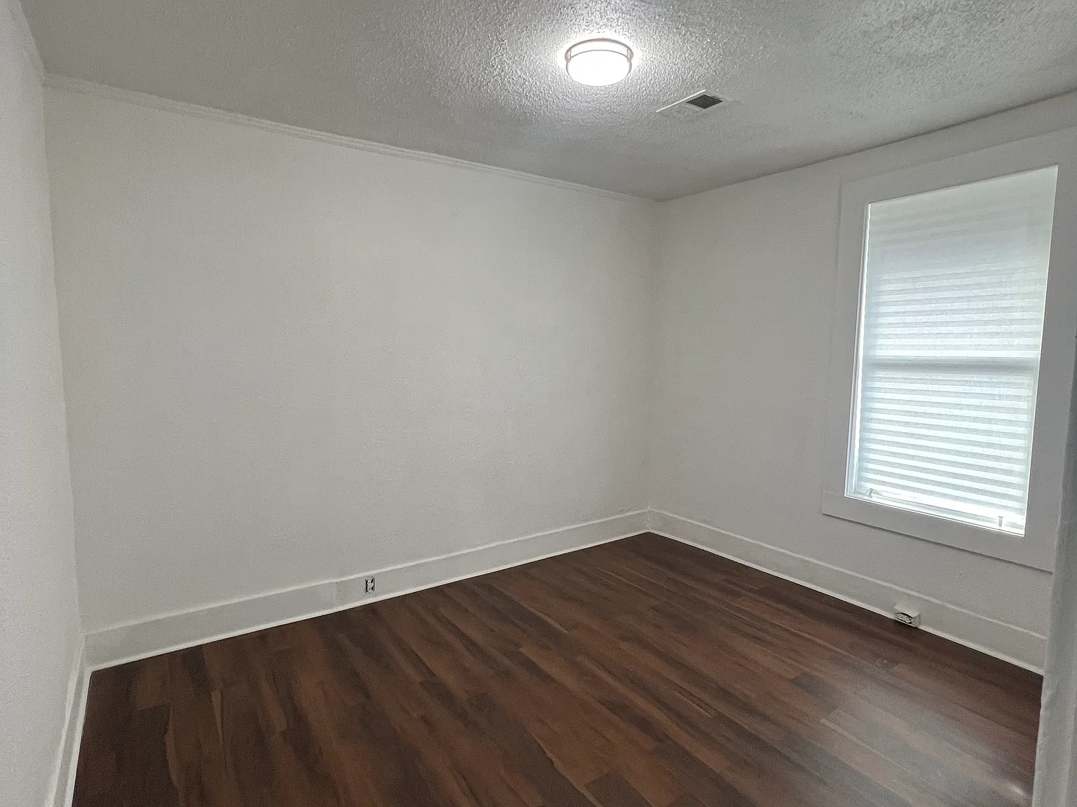 1113 E Trigg Ave — Photo 3