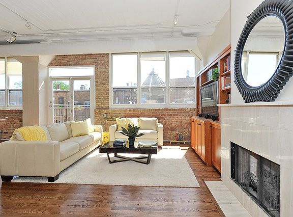2nd image of 1158 W Armitage Ave APT 303