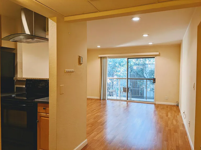 410 N Civic Dr #315 — Photo 2