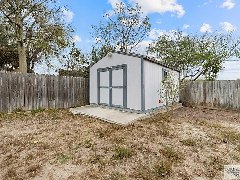 105 Sally Ln — Photo 21