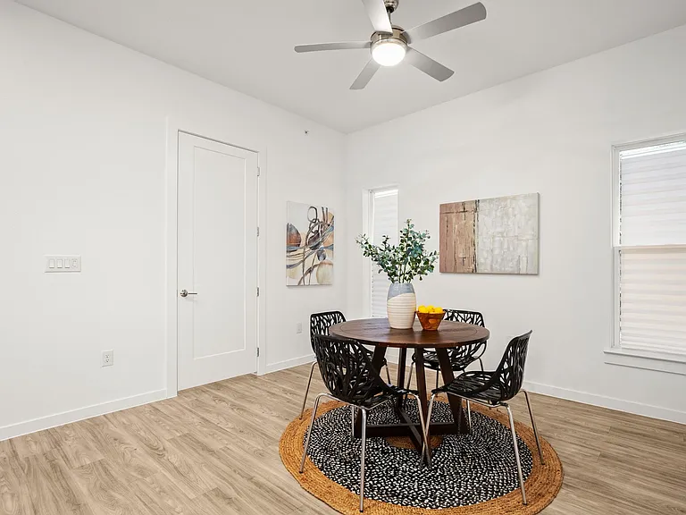 4901 Springdale Rd #101 — Photo 17