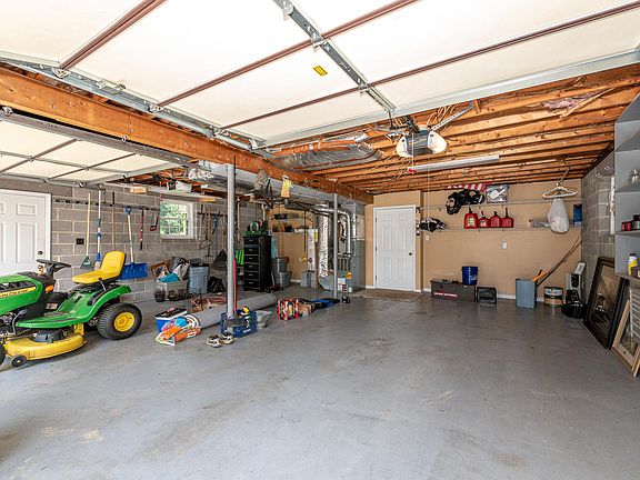3rd image of 3017 W Hills Dr