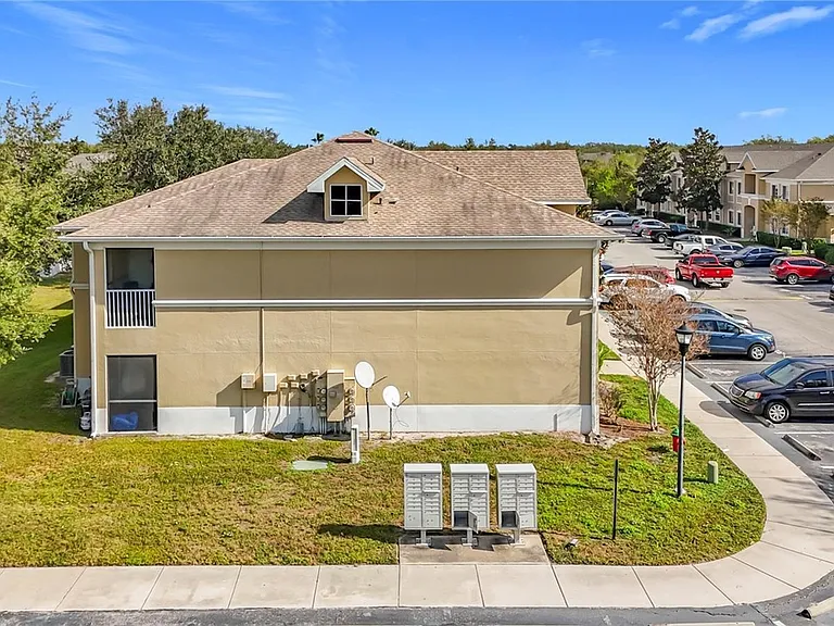9506 Amberdale Ct #201 — Photo 6