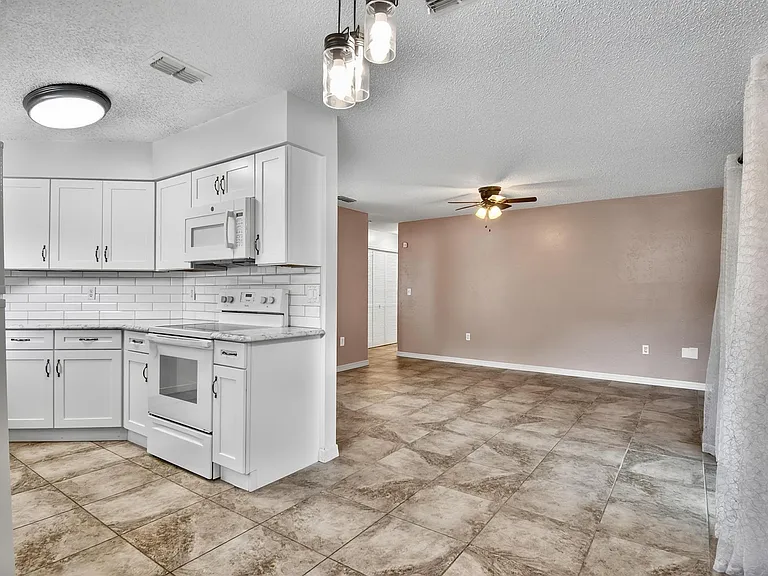 73 Buttonworth Dr #B — Photo 10