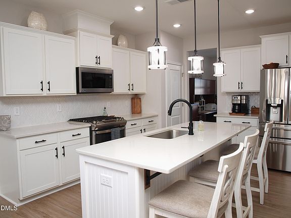 5th image of 624 Marion Hills Way
