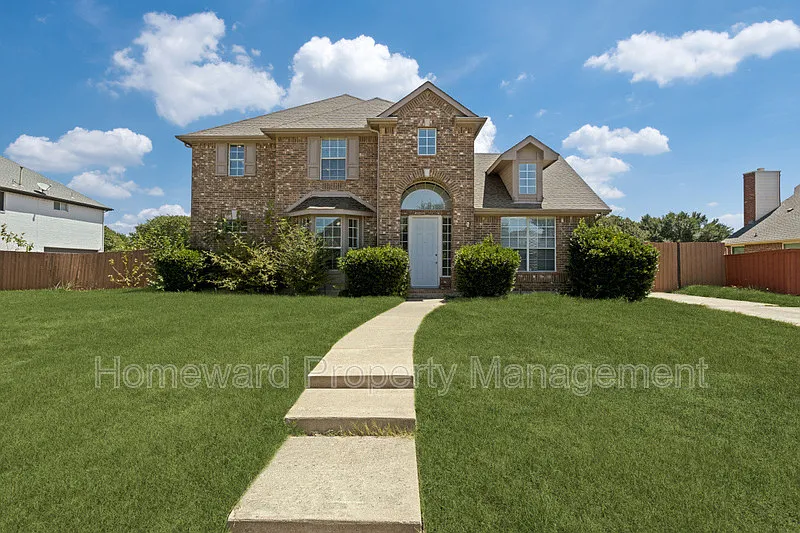 4 bed, 2.5 bath, 2688 sqft, $2,950 — Photo 1