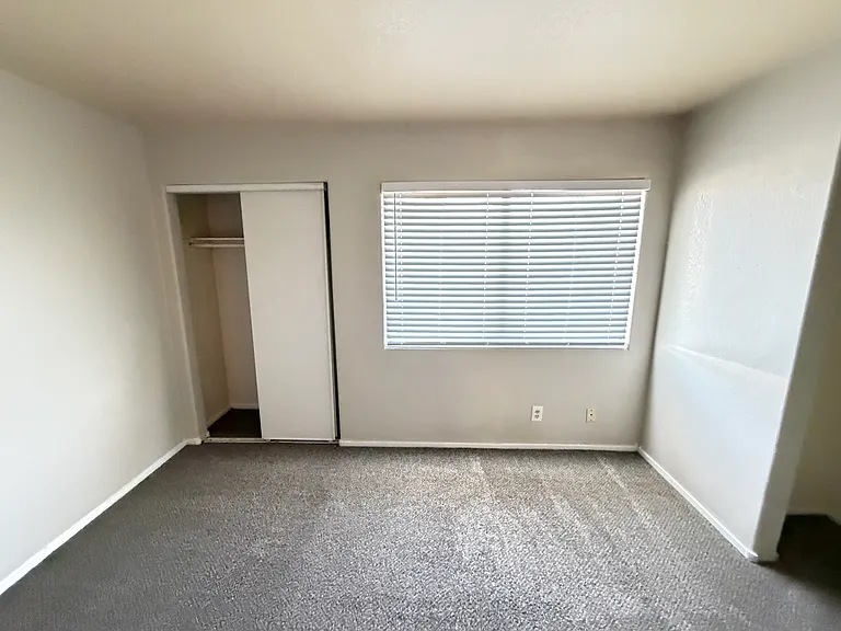 960 N Sloan Ln #104 — Photo 19