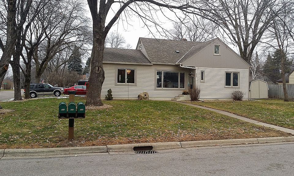 1st image of 889 Lovell Ave