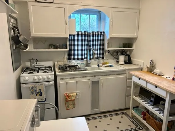 (undisclosed Address), Huntington, NY 11743