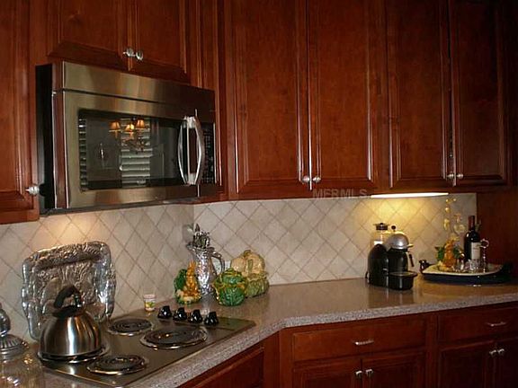 5th image of 9713 Pineola Dr