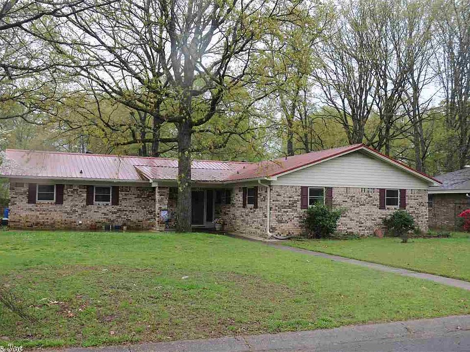 1st image of 26 Glenmere Dr