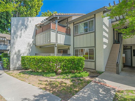 4th image of 1342 E Hillcrest Dr Unit 17