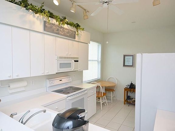 5th image of 9250 Highland Woods Blvd Unit 2203