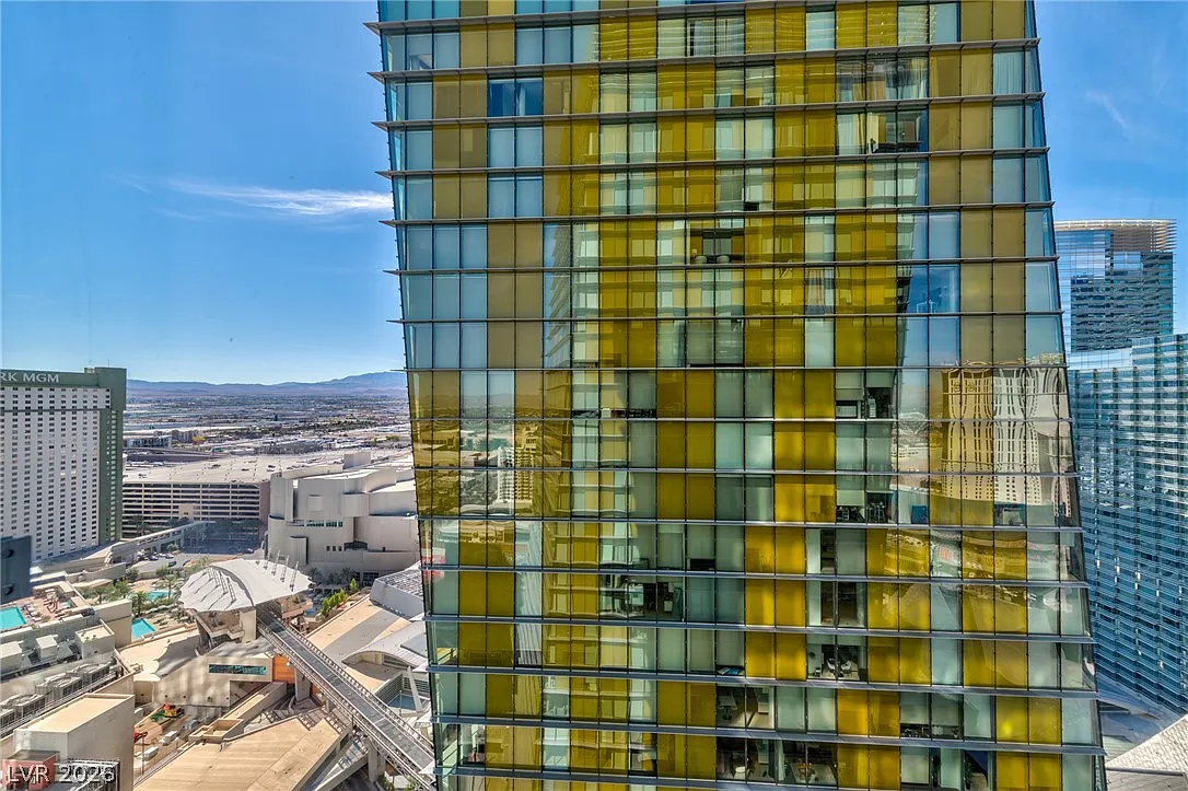 Veer Citycenter — Photo 1