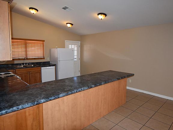 4th image of 12827 W Elm St
