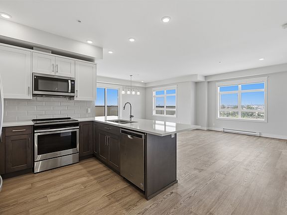 3rd image of 568 Lorne St #401