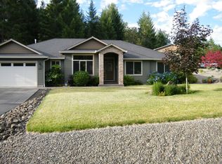 223 Champagne Creek Dr, Roseburg, OR 97471