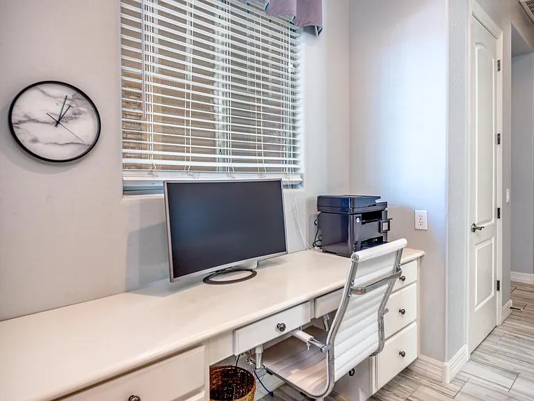 1230 E Canary Dr — Photo 32
