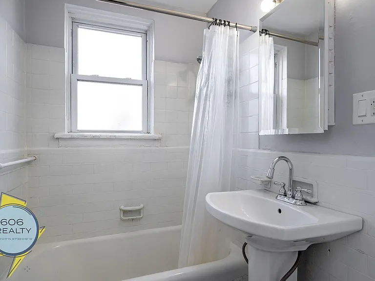 SASH Station Apartments — Photo 9