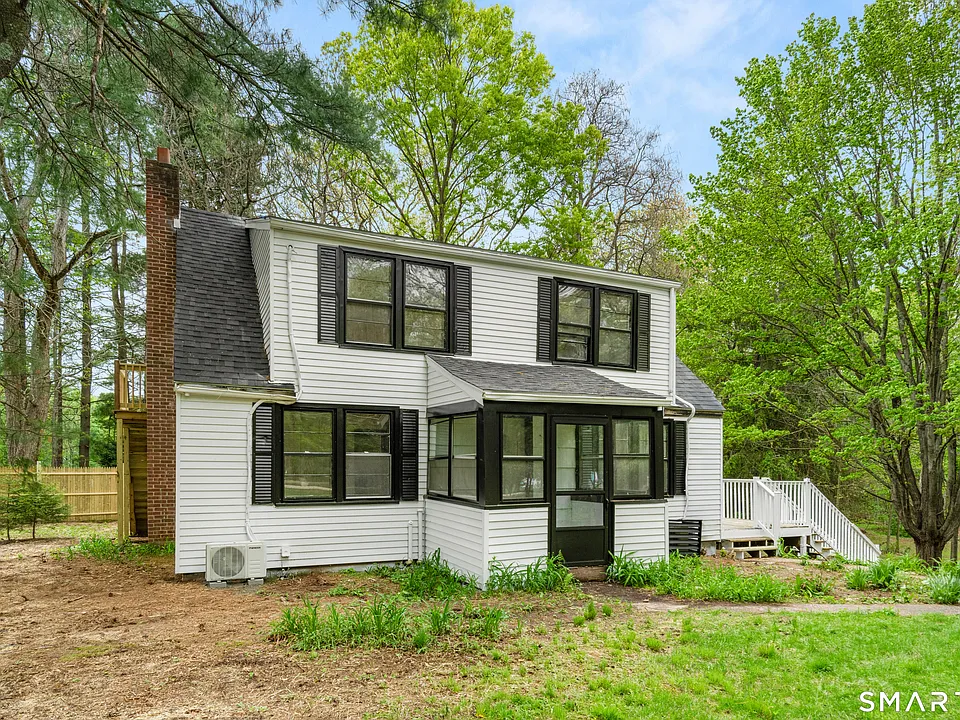 1335 Wolf Hill Rd