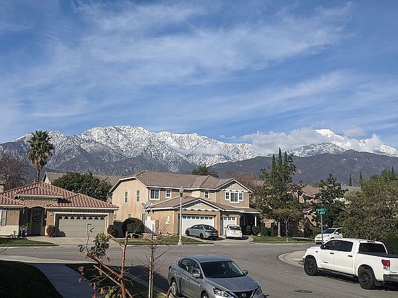 Cul de sac with mountain views