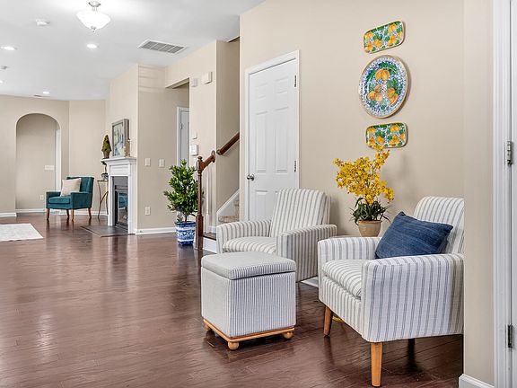 3rd image of 7229 Terregles Dr