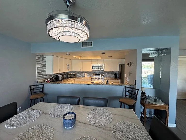 1800 Clubhouse Dr #28 — Photo 9