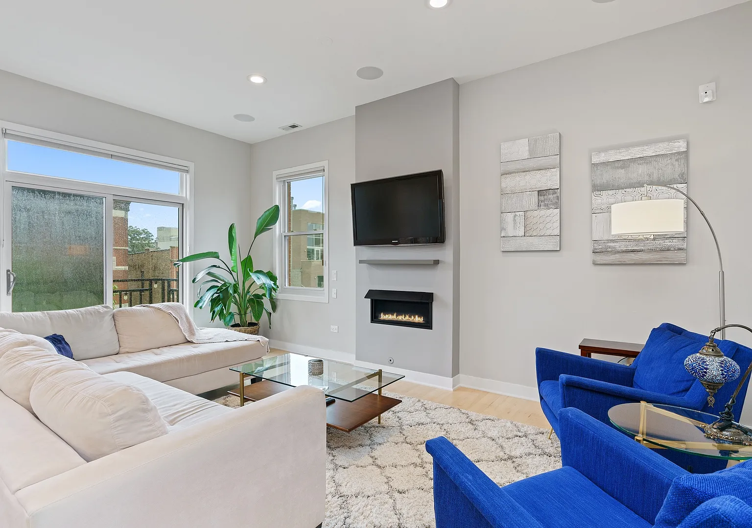 2 bed, 1350 sqft, $4,800 — Photo 4