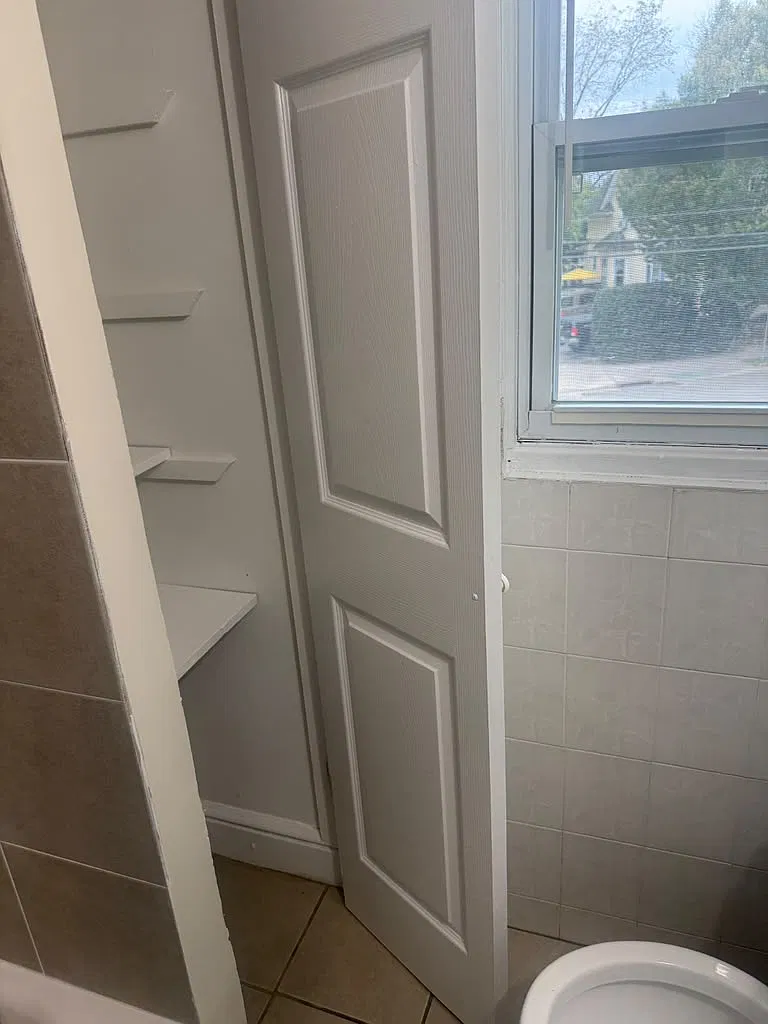 4 bed, 1000 sqft, $3,950 — Photo 2