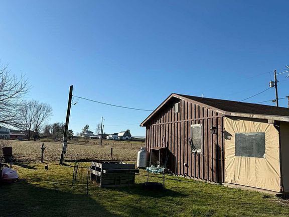 5th image of 1053 Turnpike Cemetery Rd
